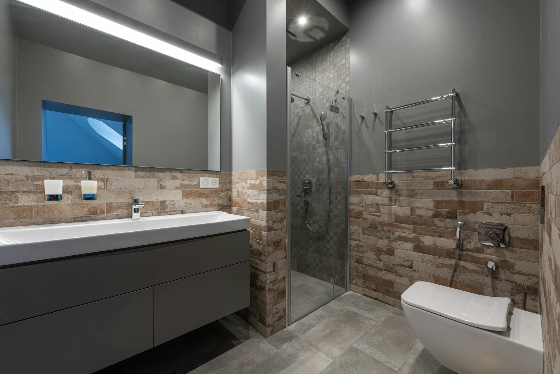 Modernes Badezimmer